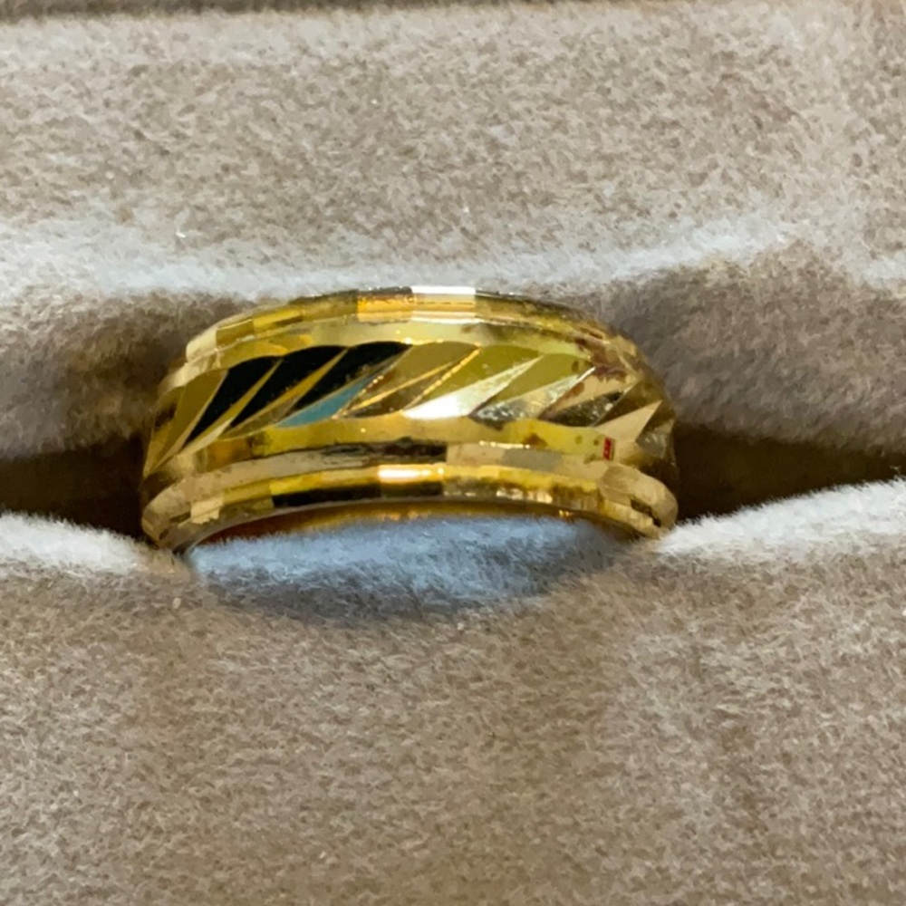 Elegant Gold Toned Sterling Silver Band Ring